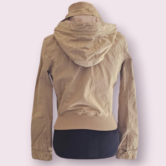 Hooded jacket - Picture 2 of 3